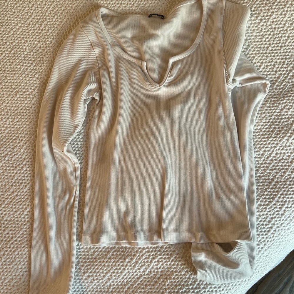 Brandy Melville Off-White Ribbed Long Sleeve Top